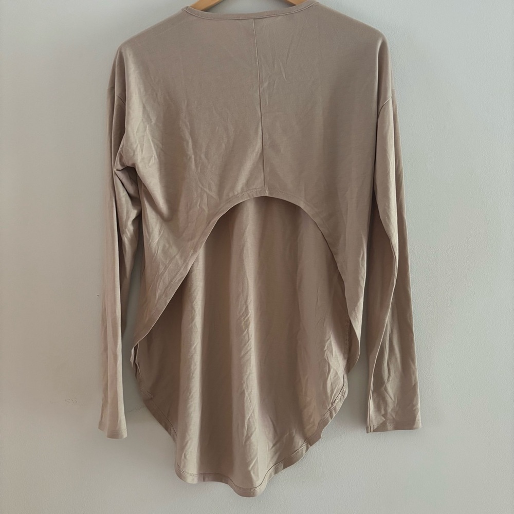 Gymshark Strength Conditioning Long Sleeve T-Shirt Vanilla Beige Women’s small - Picture 5 of 8